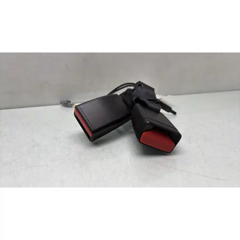 À ne pas manquer - Attache ceinture arriere droit RENAULT CLIO 4