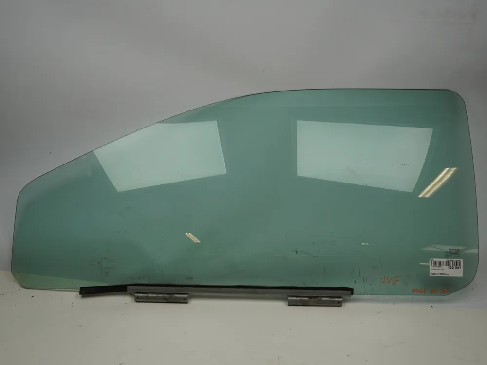 Glace porte av g occasion RENAULT TWINGO I Phase 3 - 1.2i 16v | Nouveau produit