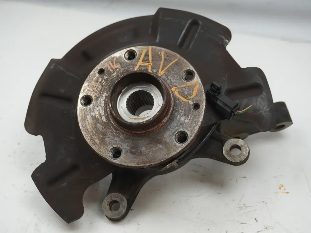Déstockage - Fusee avd occasion SUZUKI VITARA II Phase 1 - 1.6 VVT 120ch