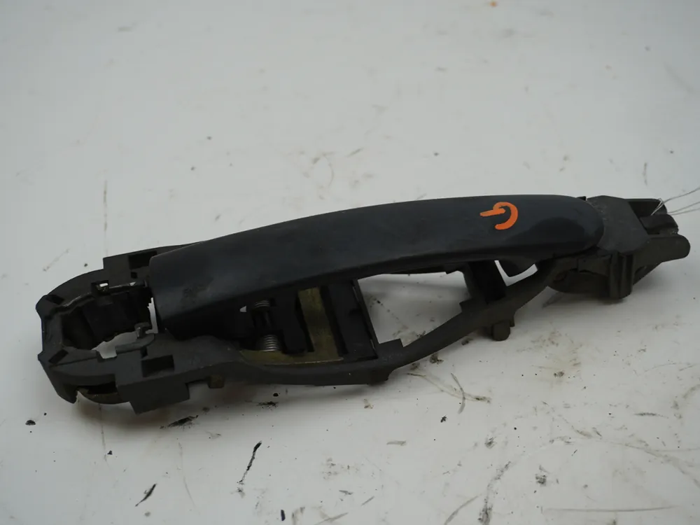 Poignee ext porte avg occasion VOLKSWAGEN GOLF IV Phase 1 - 1.9 TDI 115ch - Offre spéciale