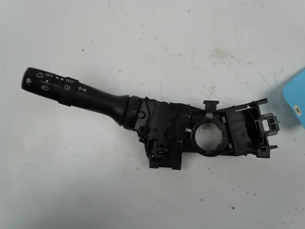 Offre flash - Commande eclairage occasion CITROEN C1 I Phase 3 - 1.0i 68ch