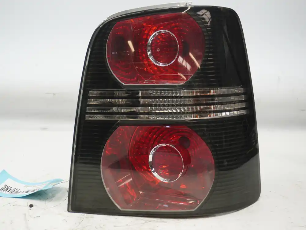 Prix malin - Feu arrière droit occasion VOLKSWAGEN TOURAN I Phase 2 - 1.9 TDI 105ch
