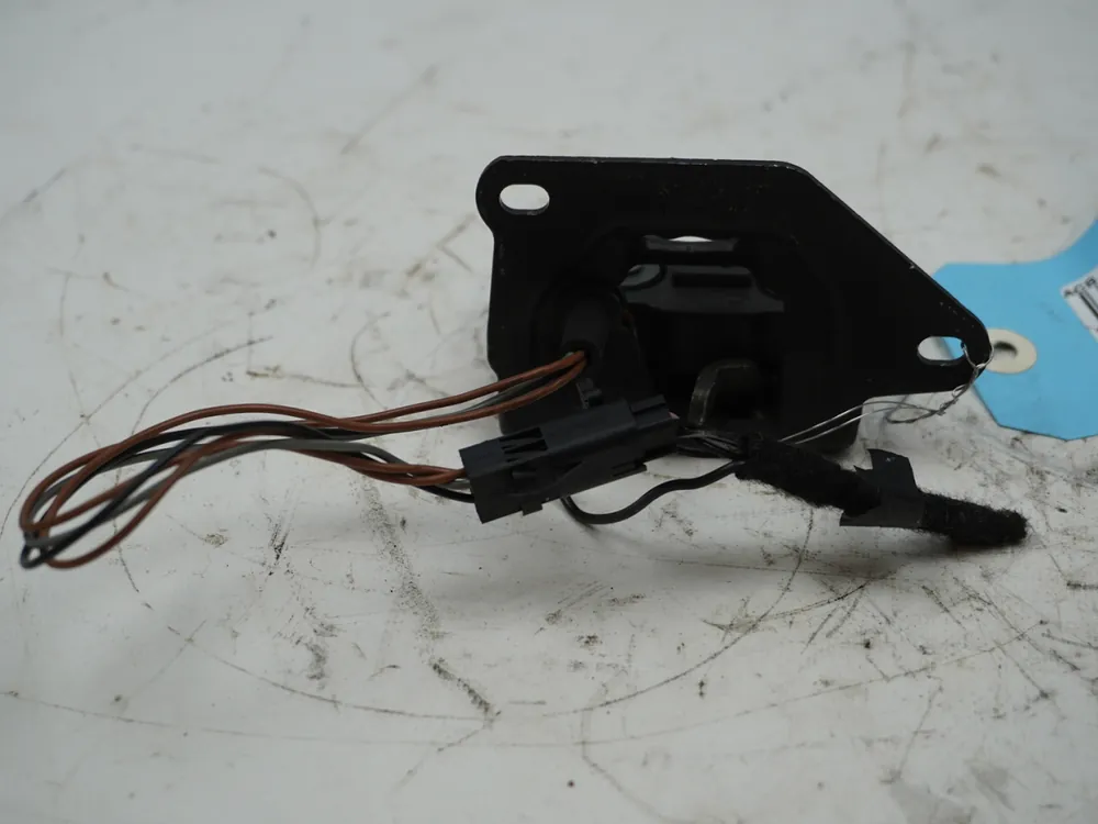 Serrure hayon occasion FIAT PUNTO II Phase 1 - 1.2i 60ch - Plus que quelques pièces