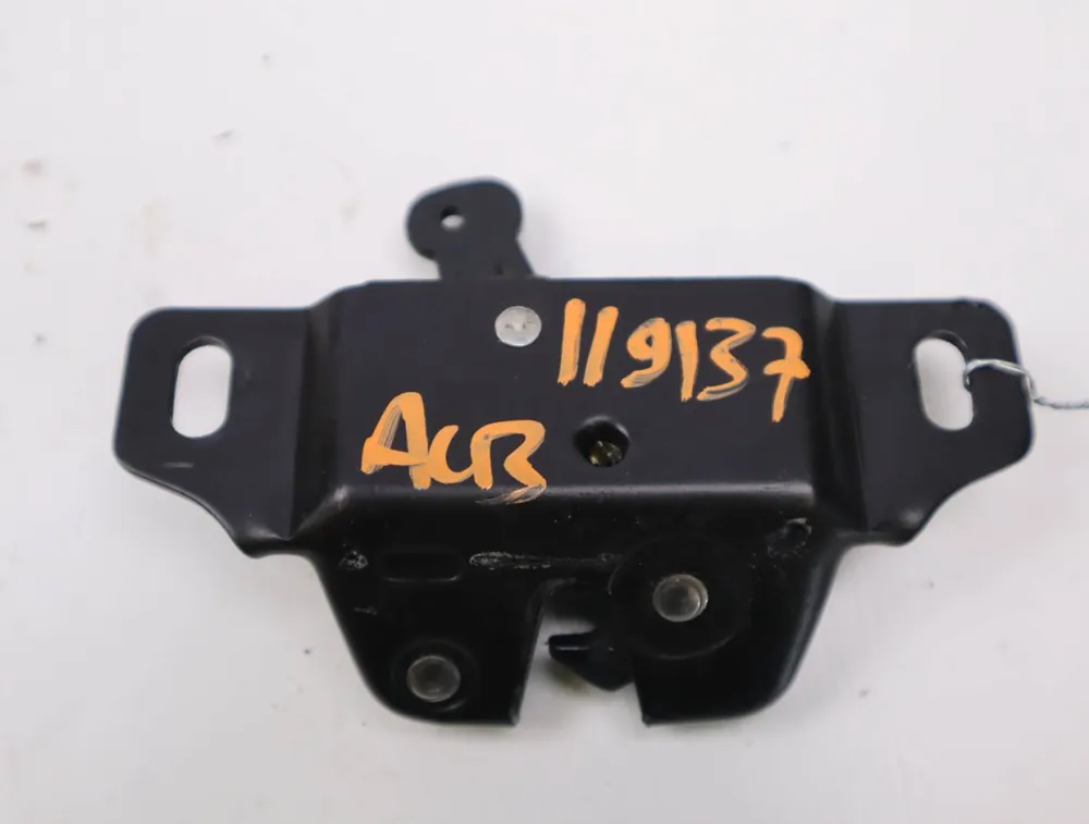 Serrure hayon occasion PEUGEOT 106 Phase 1 - 1.1i - Recommandé