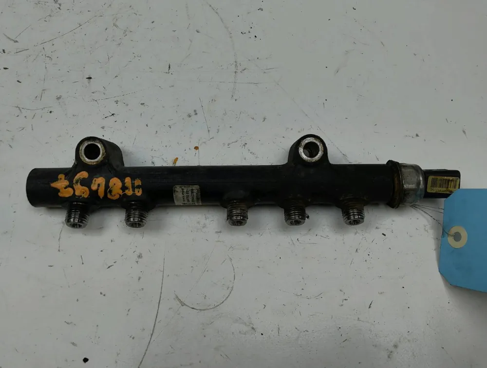 Rampe injection occasion PEUGEOT 208 Phase 1 - 1.6 E-HDI 92ch | Livraison express