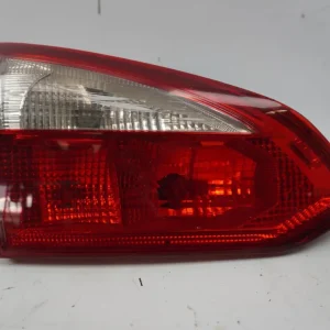 Prix réduit - Feu arrière interieur gauche occasion FORD FOCUS III Phase 1 - 1.6 TDCI 115ch