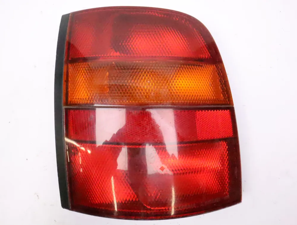 Super offre | Feu arrière gauche occasion NISSAN MICRA II Phase 1 - 1.0i