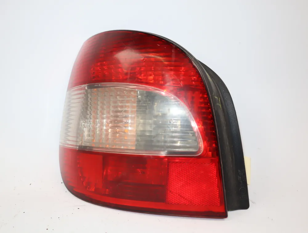 Feu arrière gauche occasion RENAULT MEGANE SCENIC I Phase 2 - 1.9 DCI - Expédition rapide