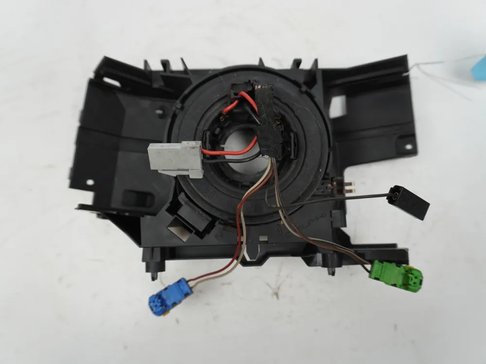 Ajoutez au panier - Contacteur annulaire airbag occasion RENAULT CLIO III Phase 1 - 1.5 DCI 85ch