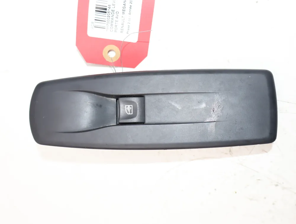 Offre spéciale | Commande lève-glace porte avant droite occasion RENAULT MEGANE III Phase 2 - 1.5 DCI 110ch