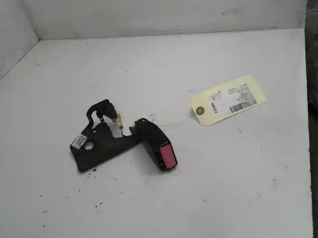 Ancrage ceinture arrière droit occasion CITROEN C4 I Phase 2 - 1.6 HDI 92ch - Vente flash