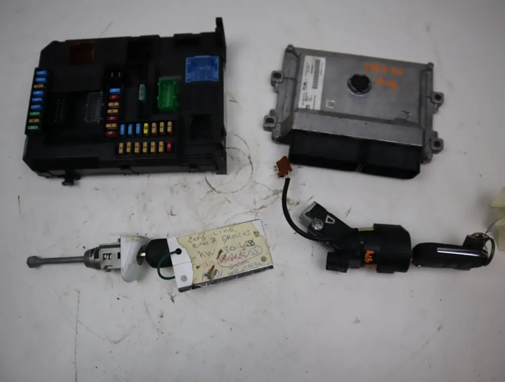Kit serrures + antivol occasion PEUGEOT 208 Phase 2 - 1.2i 68ch | Offre du jour