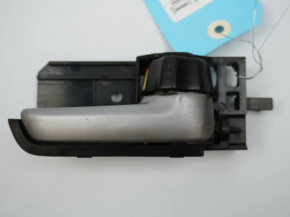 Poignee int porte avd occasion FIAT SEDICI phase 1 - 1.9 DT 120ch - Réduction