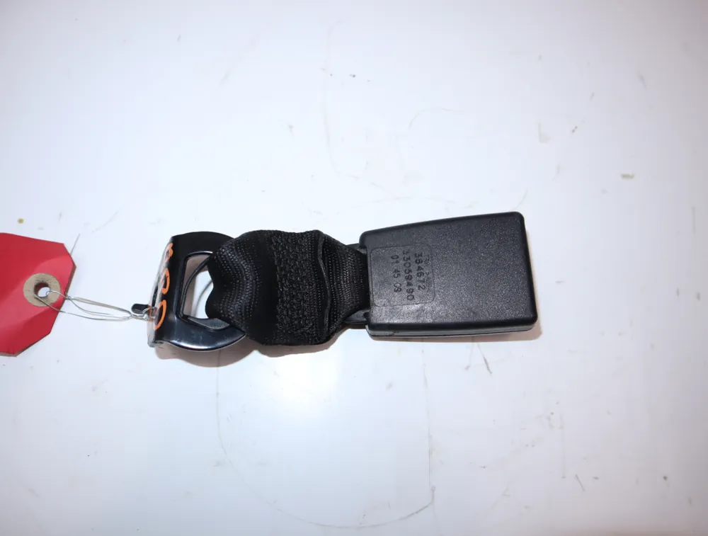 Ancrage ceinture arrière droit occasion RENAULT TWINGO II Phase 1 - 1.2i 16v 75ch | Cette semaine uniquement