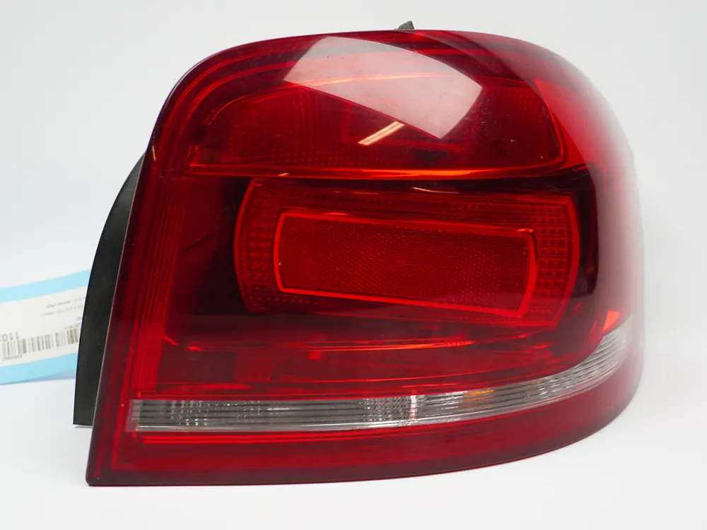 Feu arrière droit occasion AUDI A3 II Phase 2 - 2.0 TDi 140ch - Derniers exemplaires