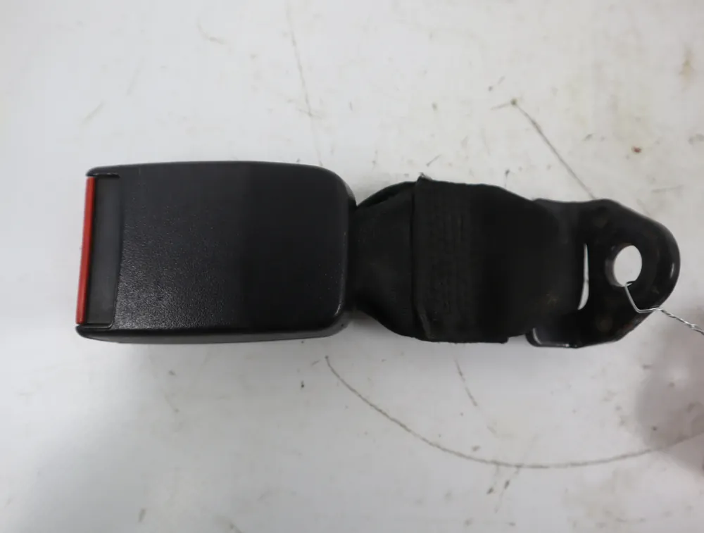 Ancrage ceinture arrière droit occasion RENAULT CLIO I Phase 1 - 1.9 D - Recommandé
