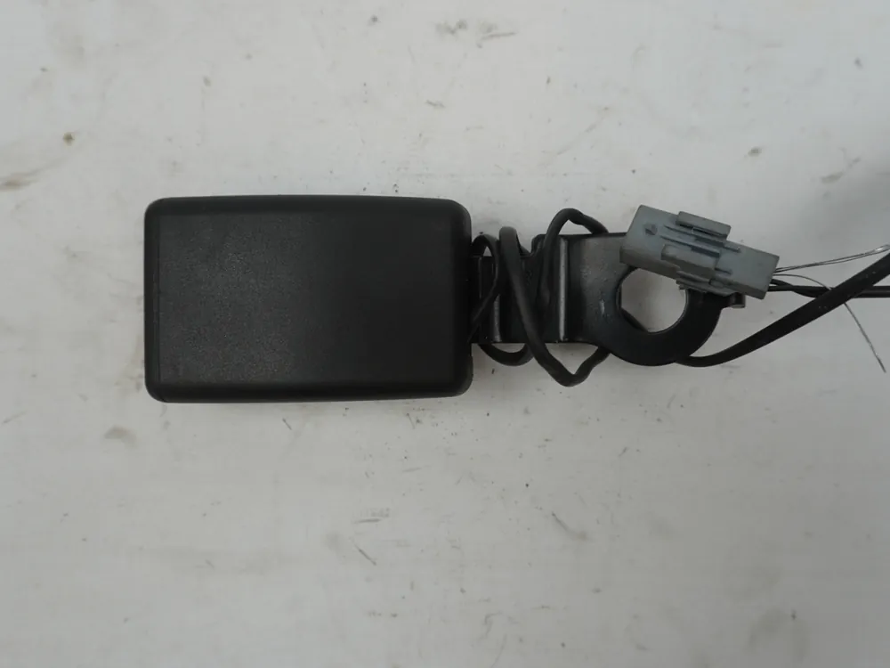 Retour gratuit - Ancrage ceinture avant droit occasion DACIA SANDERO II Phase 1 - 0.9 TCE 90ch