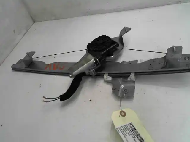 Achetez en ligne - Mecanisme+moteur leve-glace avg occasion DACIA SANDERO I Phase 1 - 1.4 MPI 75ch