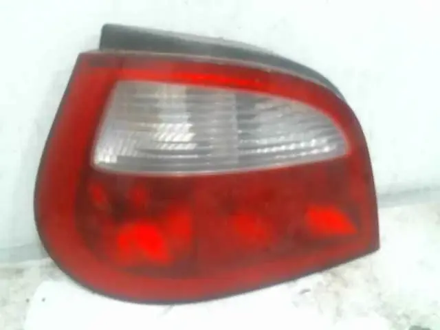 Feu arriere gauche Renault MEGANE 7700428320 | En stock