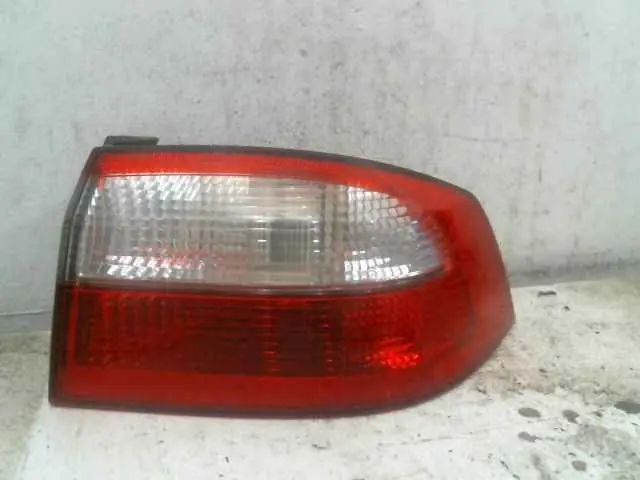 Feu arriere droit Renault LAGUNA 8200002474 - Expédition express