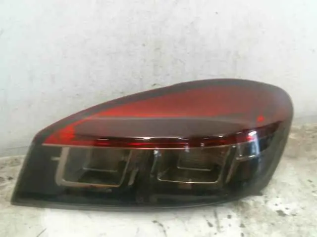 Feu arriere droit Renault MEGANE 265500008R | Affaire à saisir