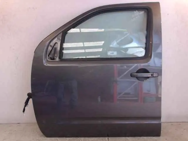 Affaire à saisir | Porte avant gauche complete Nissan PATHFIND. H01015X0MB