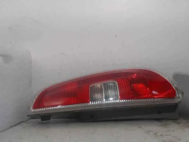 Feu arriere droit Skoda ROOMSTER 5J7945112 | Réduction spéciale