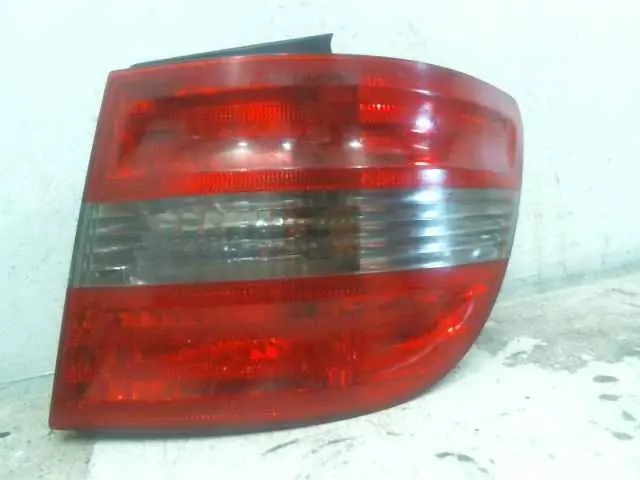 Feu arriere droit Mercedes CLASSE B A1698202664 - Profitez-en