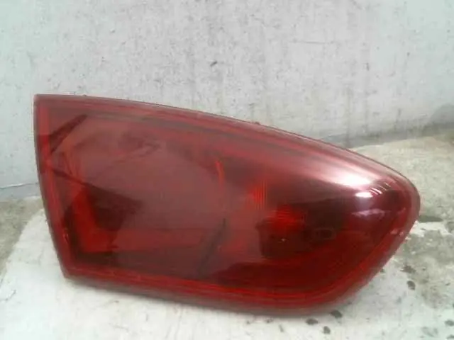 Commandez dès maintenant | Feu arriere inferieur gauche Seat LEON 1P0945107M