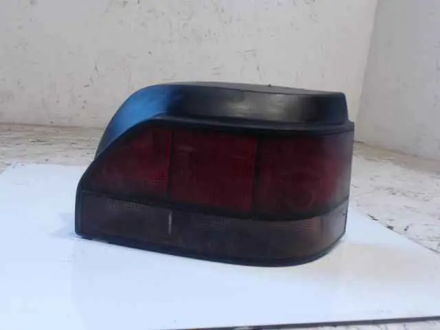 Feu arriere droit Renault CLIO 7701039013 | Nouveau produit