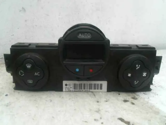 Commande de chauffage Renault MEGANE II 7701208976 - Bien noté