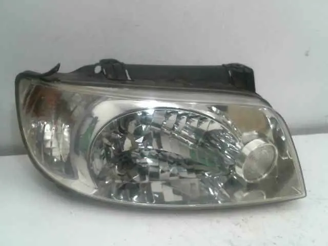 Phare droit Hyundai MATRIX 9210417030 | Disponible dès maintenant