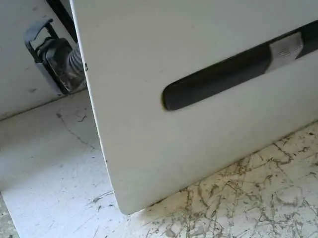Satisfait ou remboursé | Porte avant gauche complete Renault CLIO III 7751476108