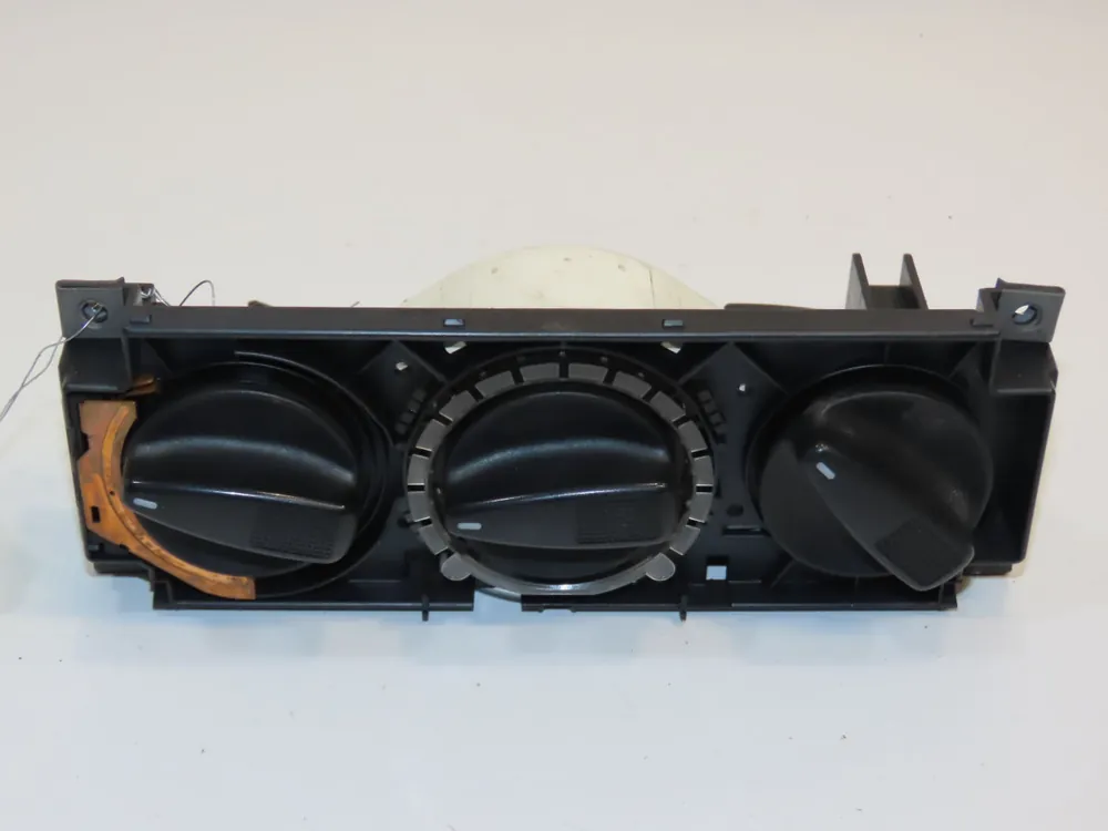 Excellente qualité | Commande de chauffage occasion SEAT IBIZA IIPhase 2 05-1996->09-1999 SDI