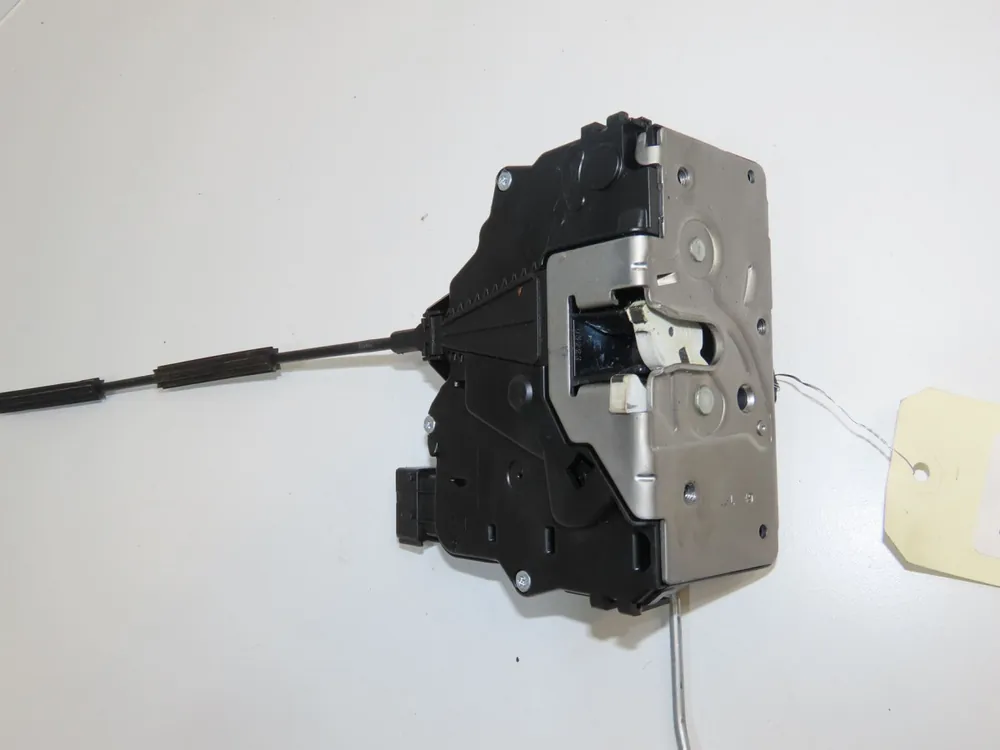 Tout juste disponible - Serrure porte avg occasion OPEL MERIVA IIphase 2 11-2013->... 1.4i 120ch