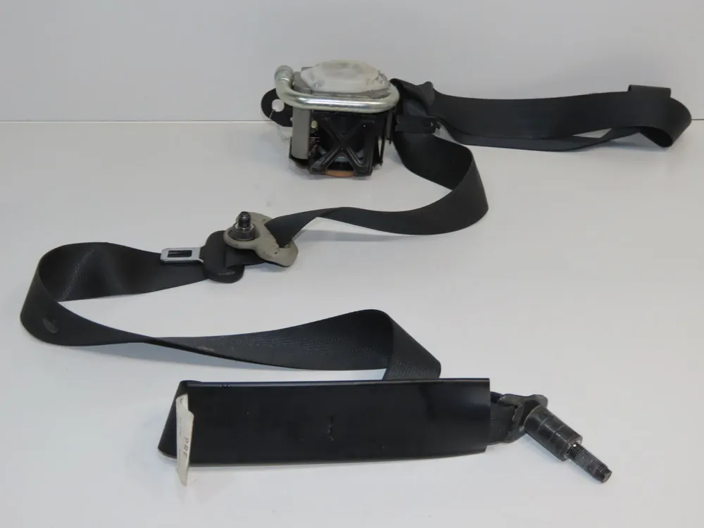 Achat sécurisé | Ceinture avant droite occasion NISSAN 146Phase 1 04-1995->04-1999 2.0 DCI 150ch