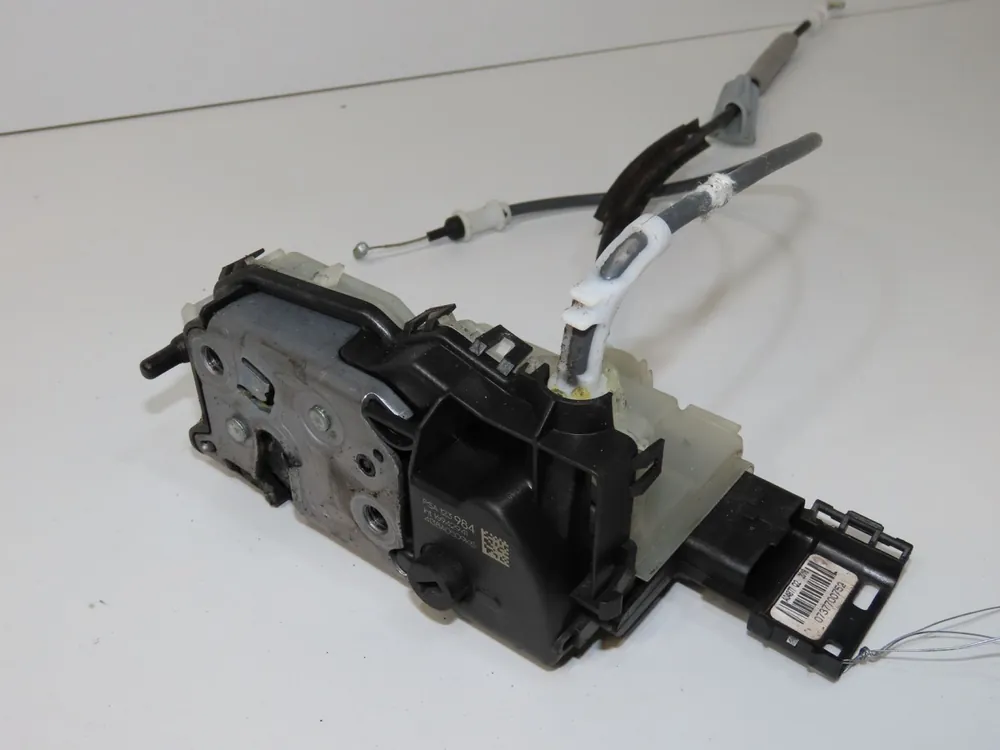 Achetez en ligne - Serrure porte ard occasion CITROEN C3 IIIPhase 1 10-2016->... 1.2i 82ch
