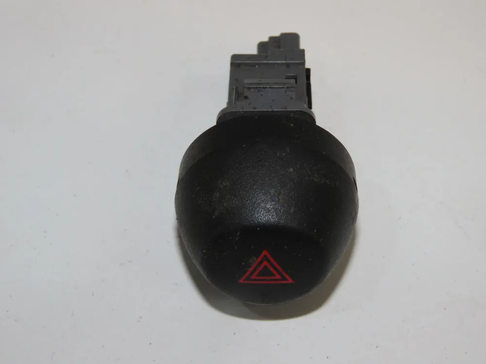 Bouton de warning occasion TOYOTA RAV4 IIIPhase 1 02-2006->11-2009 177 D-4D - Produit phare