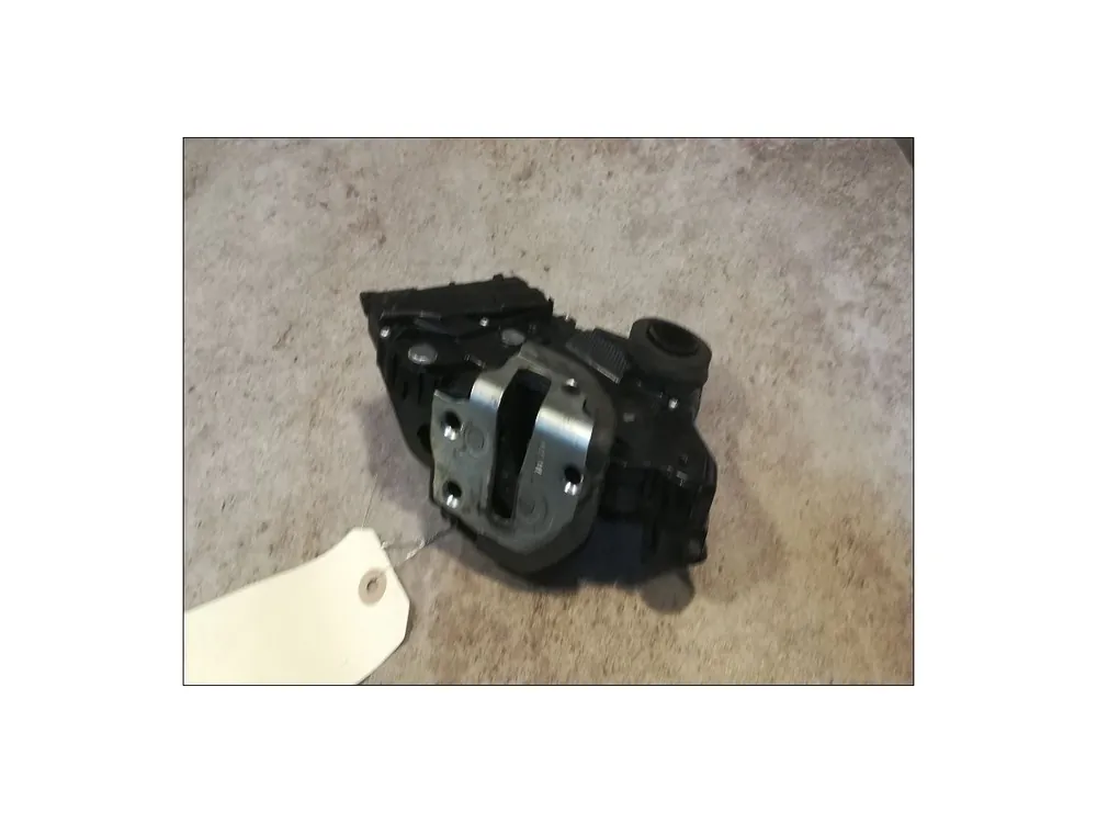 Prix avantageux | Serrure porte avd occasion TOYOTA YARIS IIPhase 1 12-2005->11-2009 1.0 VVTI