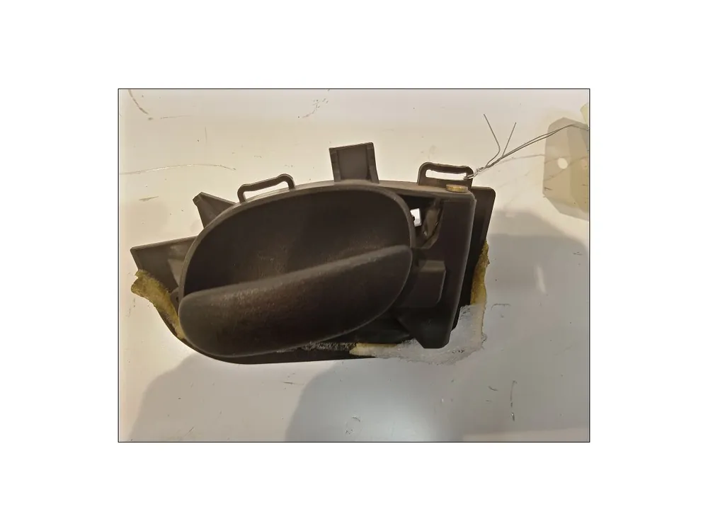 Poignee int porte arg occasion PEUGEOT 206Phase 2 02-2003->02-2009 1.4i 88ch - Achetez maintenant