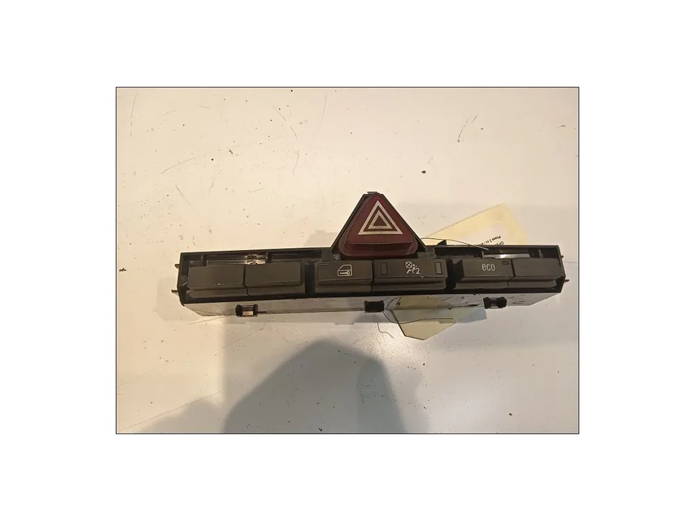 Bouton de warning occasion OPEL CORSA IVPhase 2 01-2011->03-2015 1.3 CDTI 75ch | Envoi rapide
