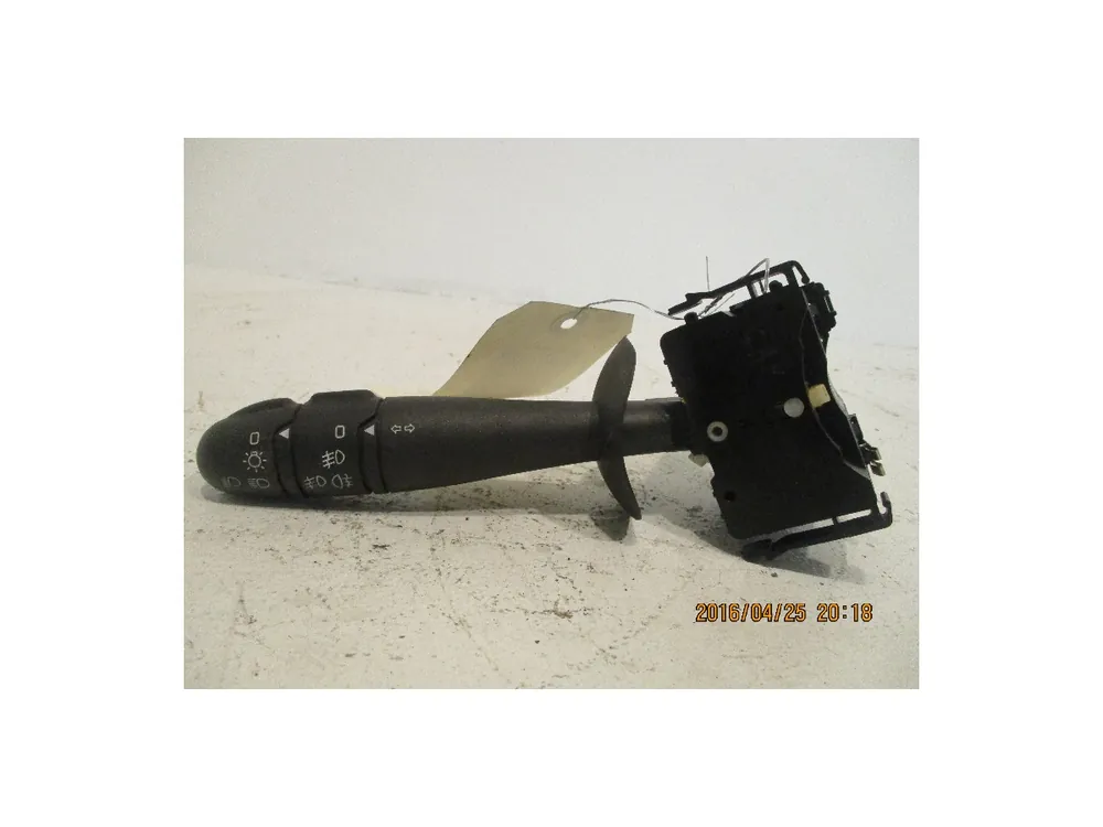 Commande clignotant occasion RENAULT VELSATISPhase 1 01-2002->04-2005 2.2 DCI 150ch | Quantité limitée