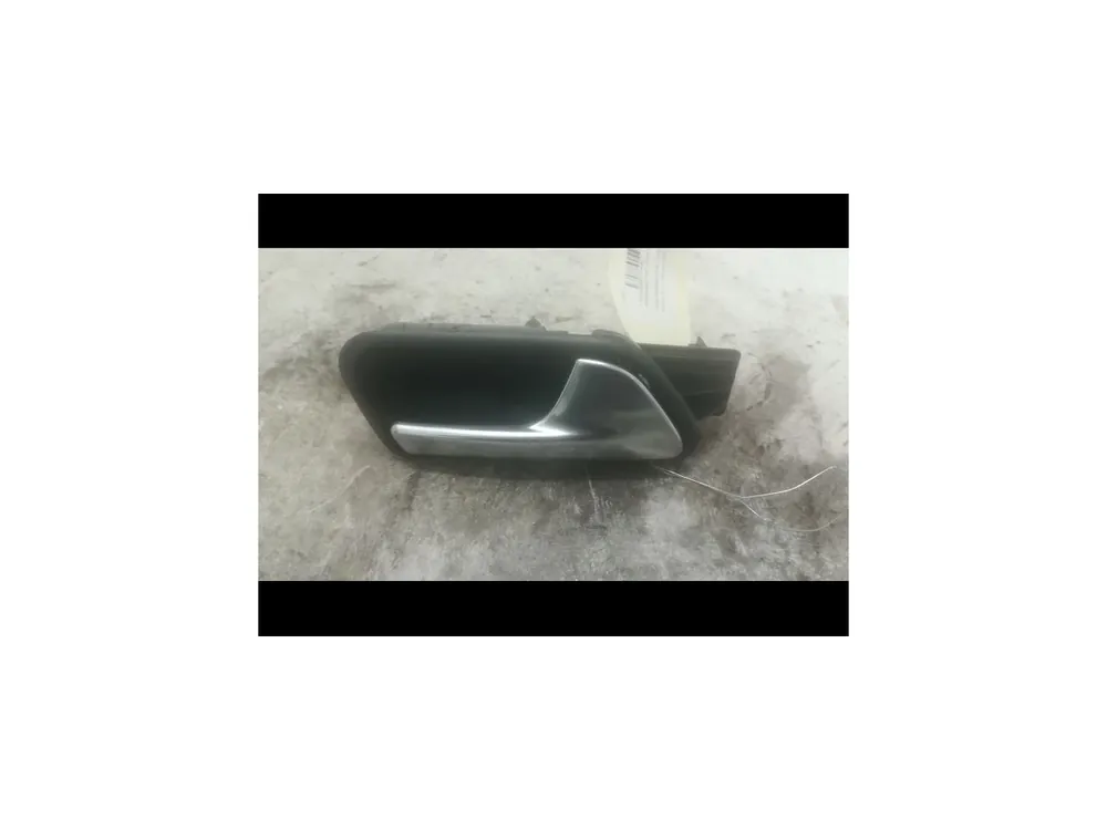Poignee int porte avd occasion VOLKSWAGEN TOURAN IPhase 2 11-2006->09-2010 2.0TDi 16v 140ch | Haute qualité