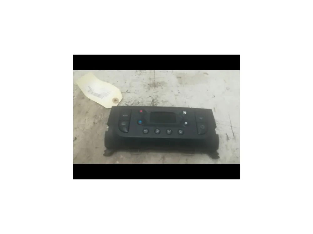 Commande de chauffage occasion RENAULT CLIO IIPhase 2 06-2001->07-2006 1.5 DCI 80ch - Disponible